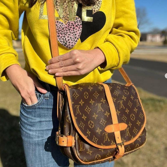 💎✨AUTHENTIC✨💎 Louis Vuitton Saumur 30